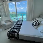 Apartamentos Bay Club By Top Location